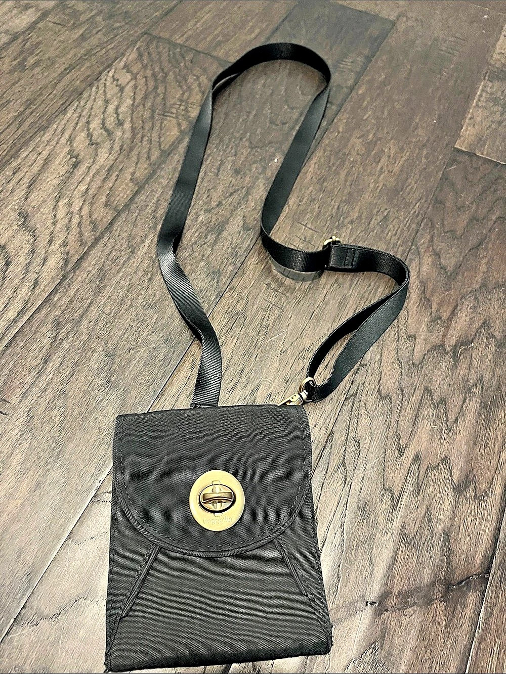 Baggallini Coastal Flip Lock RFID Phone Wallet Crossbody dark green
